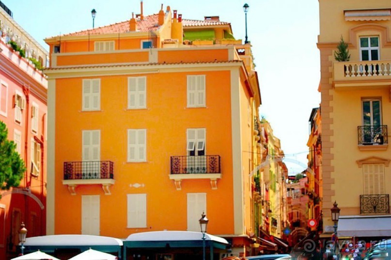 Монако - самое маленькое государство мира.