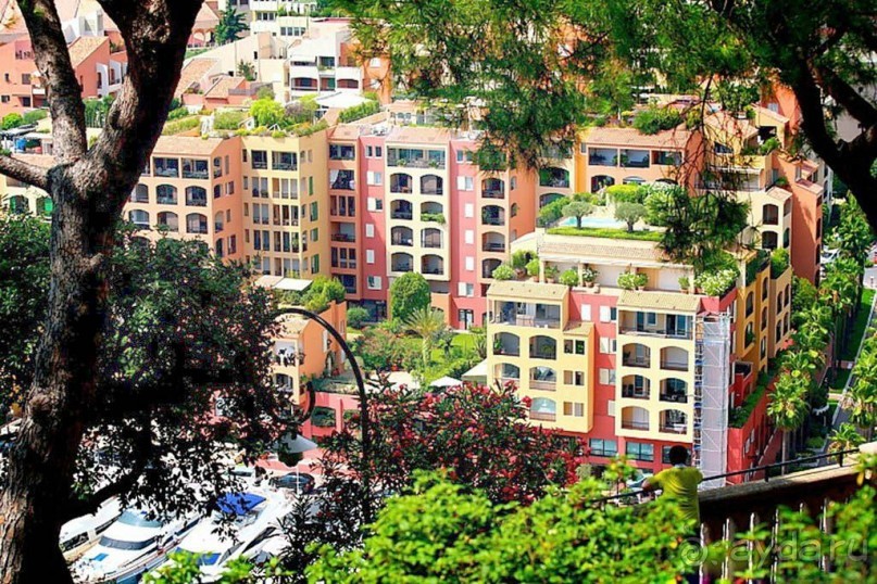 Монако - самое маленькое государство мира.