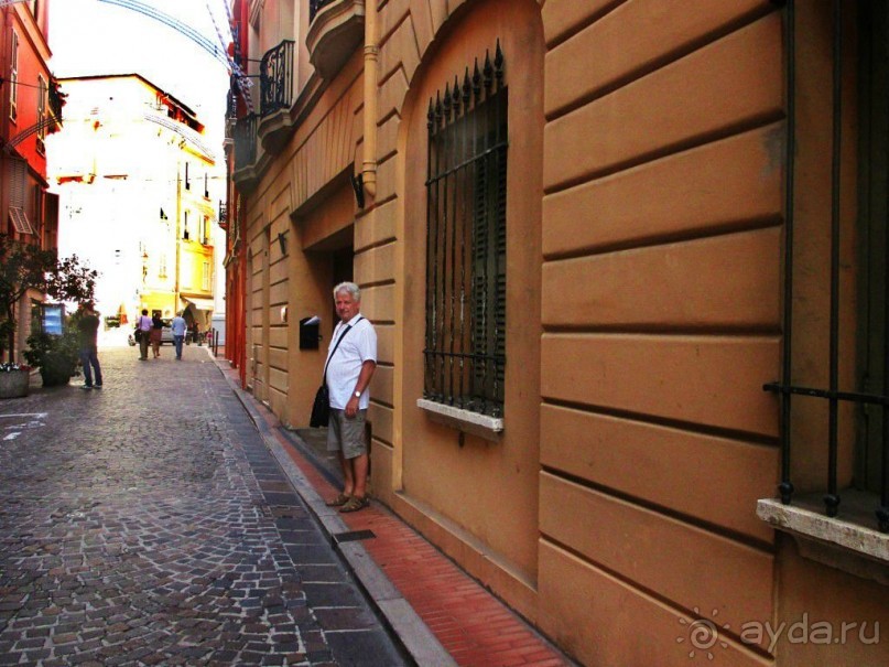 Монако - самое маленькое государство мира.