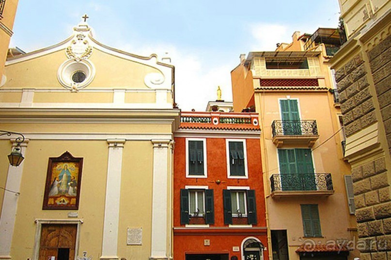 Монако - самое маленькое государство мира.