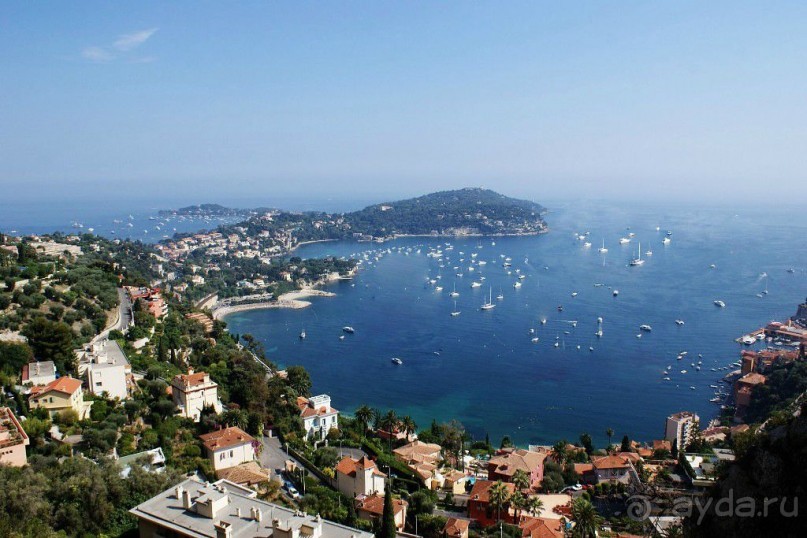 Монако - самое маленькое государство мира.