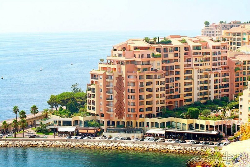 Монако - самое маленькое государство мира.