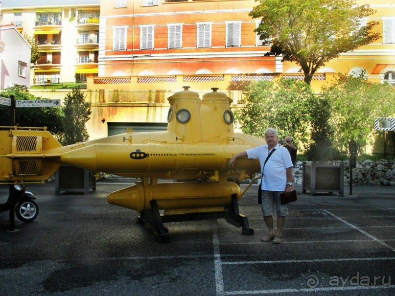 Монако - самое маленькое государство мира.