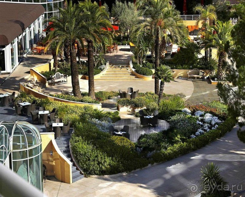 Монако - самое маленькое государство мира.