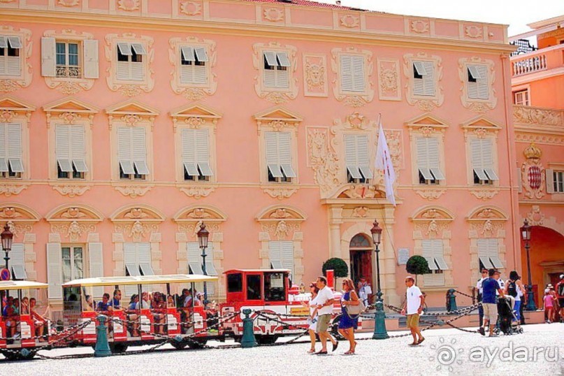 Монако - самое маленькое государство мира.