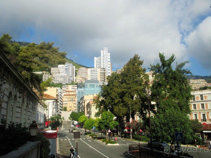 Монако - самое маленькое государство мира.