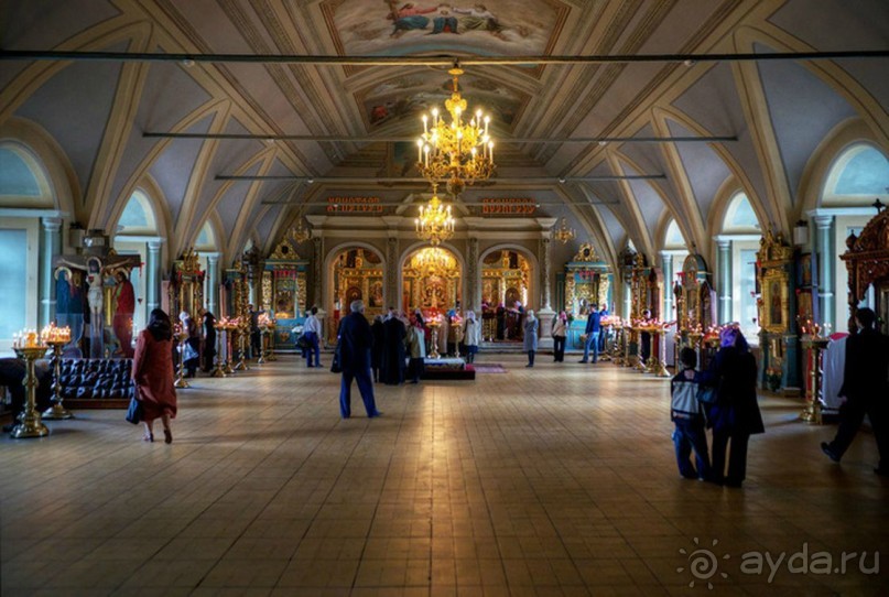Святыня православия - Новодевичий монастырь в Москве.
