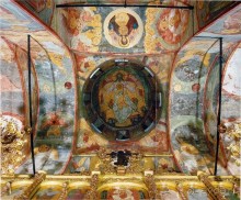 Святыня православия - Новодевичий монастырь в Москве.