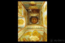 Святыня православия - Новодевичий монастырь в Москве.