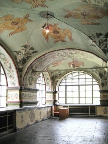 Святыня православия - Новодевичий монастырь в Москве.