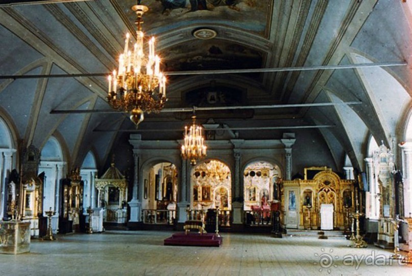 Святыня православия - Новодевичий монастырь в Москве.