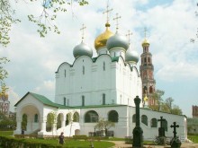 Святыня православия - Новодевичий монастырь в Москве.