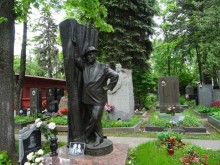 Святыня православия - Новодевичий монастырь в Москве.