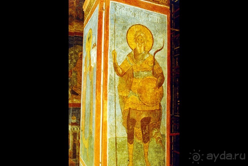 Святыня православия - Новодевичий монастырь в Москве.