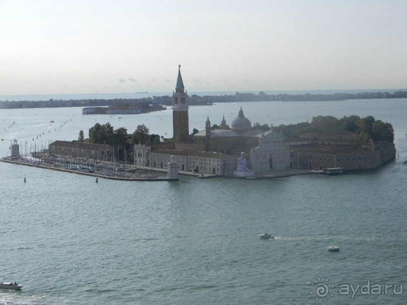 Острова Венецианской лагуны. Вид с колокольни на площади Сан-Марко.