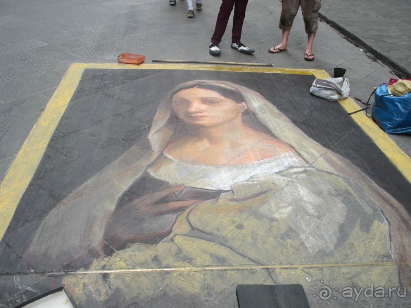 Флоренция. Рисунки на авфальте.