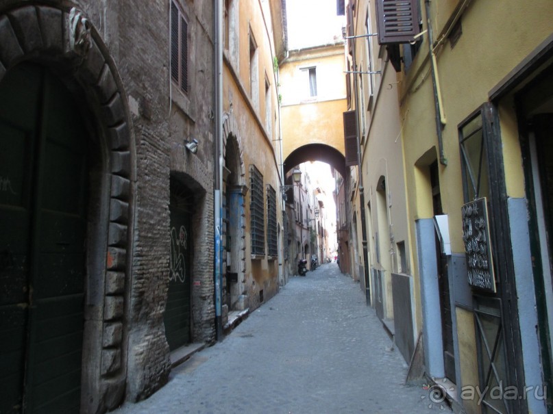 Рим. Улица, на которой жили.