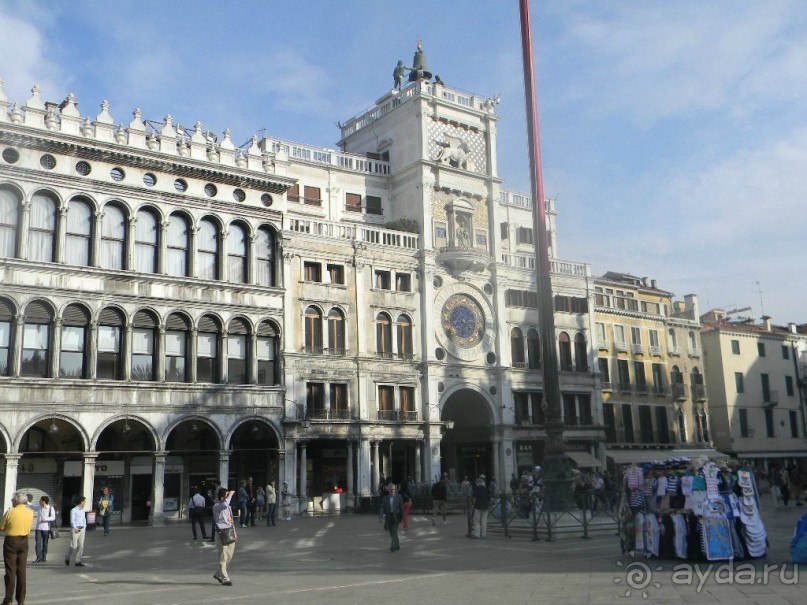 Венеция. Площадь Сан-Марко. Музей Коррера и часовая башня.