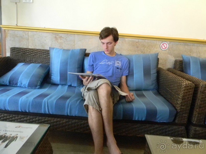 Наш сын в холле отеля.