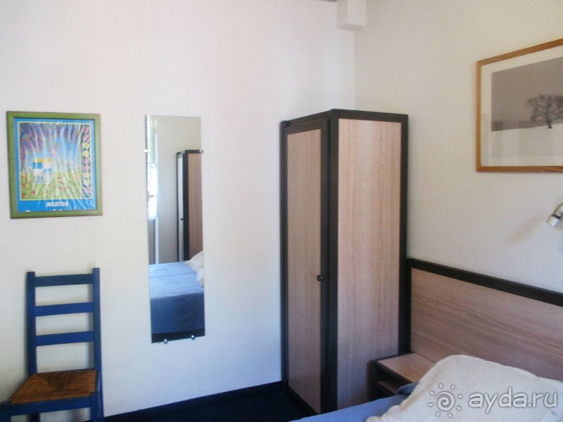 Маленький уютный отельчик на Лазурном берегу в МентОне-городе лимонов и апельсинов.