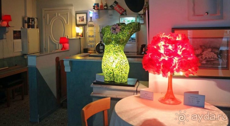 Маленький уютный отельчик на Лазурном берегу в МентОне-городе лимонов и апельсинов.