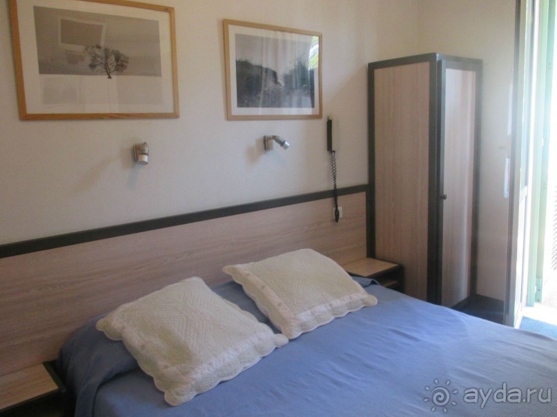 Маленький уютный отельчик на Лазурном берегу в МентОне-городе лимонов и апельсинов.