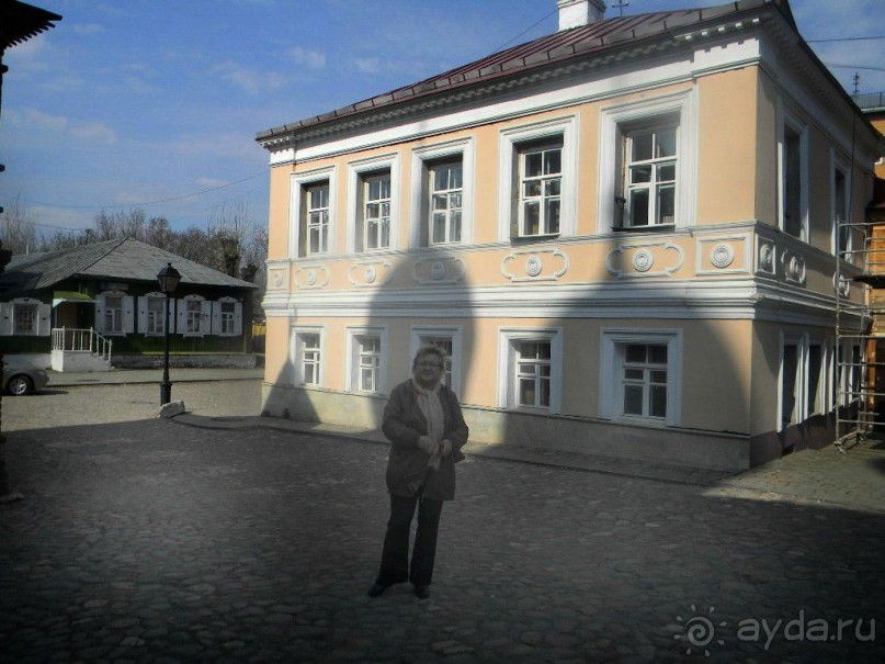 Речка Сара в XIX веке была заключена в трубу и на её месте проложен
Саринский проезд. Речка Сара в XIX веке была заключена в трубу и на её месте проложен
Саринский проезд.