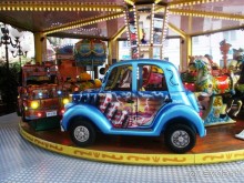 Традиционная французская карусель, без которой не обходится ни один французский город.