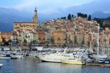 Именно Ментон навеял Александру Грину идею написания его "Ассоли".