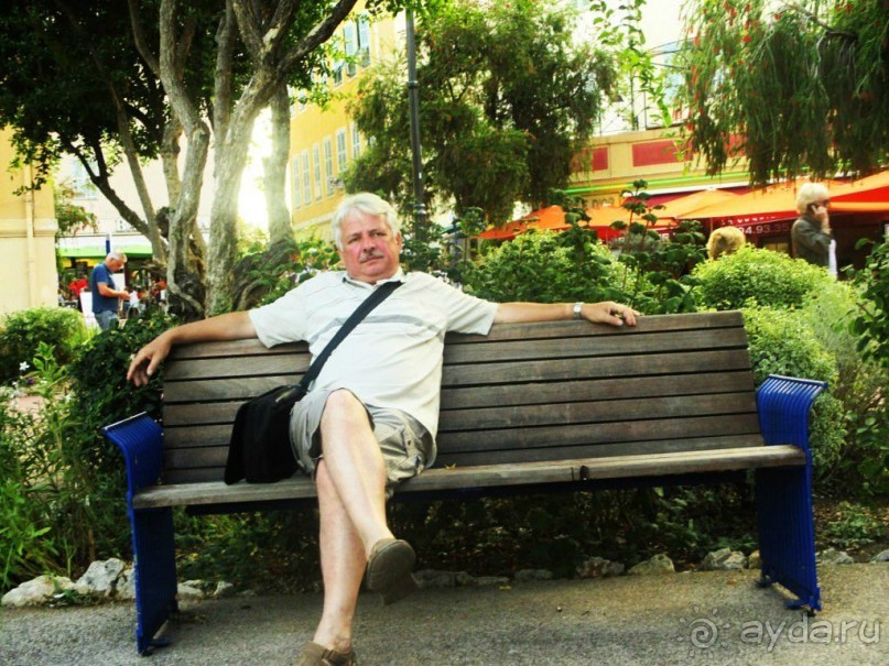 Большое количество известных архитекторов и дизайнеров по ландшафту приложили руку к созданию современного наполненного садами образа города.