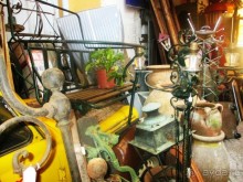 Цены совсем не копеечные, но всегда можно поторговаться.