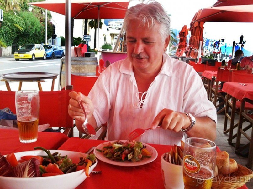 Найдется в Ментоне подходящий ресторан и для приверженцев вегетарианского питания, где будет представлен огромный выбор блюд из овощей.