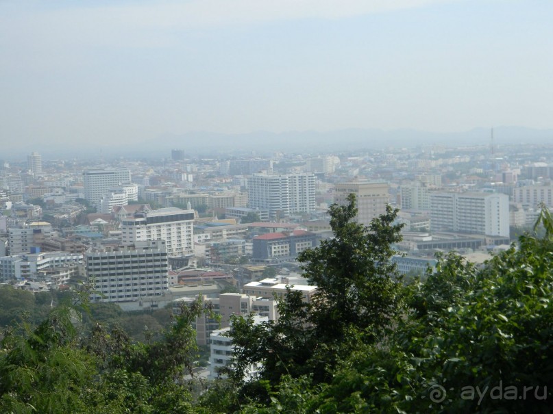 Вид на Паттайю со смотровой площадки.