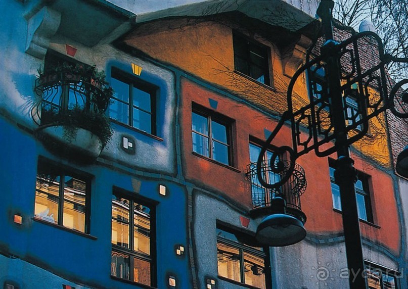 Успеха и профессионализма можно добиться упорным трудом, а вот талантливым человеком нужно родиться. Фриденсрайх Хундертвассер родился гением.