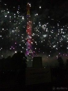 Альбом отзыва "«Круг света» озарил Москву: в Останкине устроили красочное шоу с салютом"