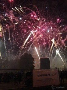 Альбом отзыва "«Круг света» озарил Москву: в Останкине устроили красочное шоу с салютом"