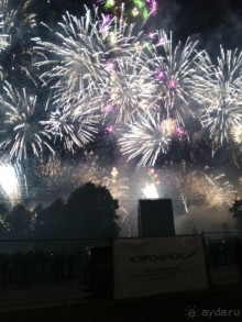 Альбом отзыва "«Круг света» озарил Москву: в Останкине устроили красочное шоу с салютом"