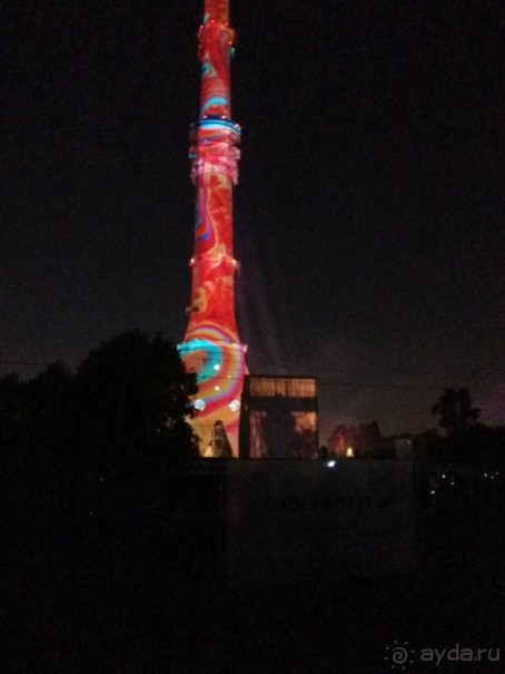 «Круг света» озарил Москву: в Останкине устроили красочное шоу с салютом