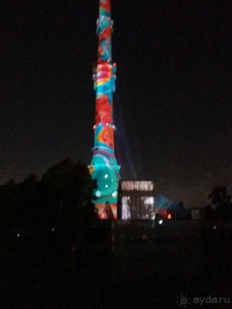 «Круг света» озарил Москву: в Останкине устроили красочное шоу с салютом