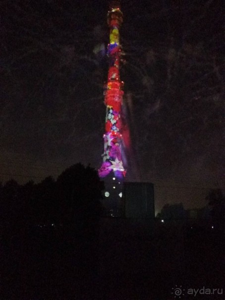 «Круг света» озарил Москву: в Останкине устроили красочное шоу с салютом