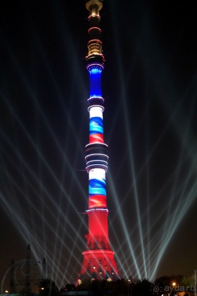 «Круг света» озарил Москву: в Останкине устроили красочное шоу с салютом