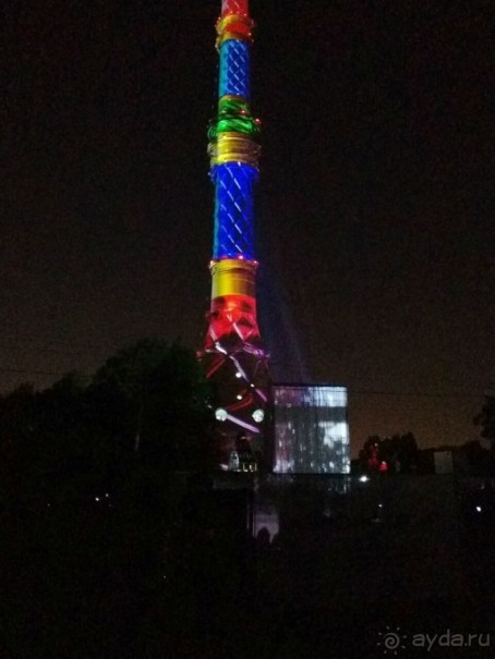 «Круг света» озарил Москву: в Останкине устроили красочное шоу с салютом