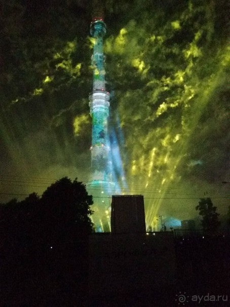 «Круг света» озарил Москву: в Останкине устроили красочное шоу с салютом