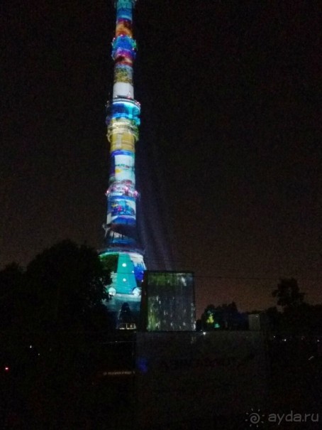 «Круг света» озарил Москву: в Останкине устроили красочное шоу с салютом