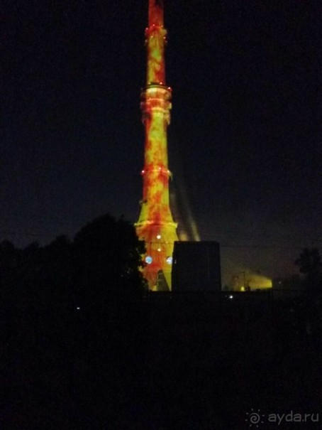 «Круг света» озарил Москву: в Останкине устроили красочное шоу с салютом