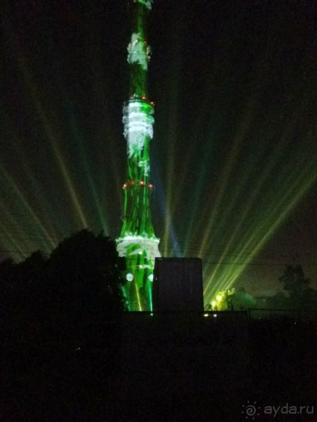 «Круг света» озарил Москву: в Останкине устроили красочное шоу с салютом