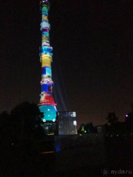 «Круг света» озарил Москву: в Останкине устроили красочное шоу с салютом