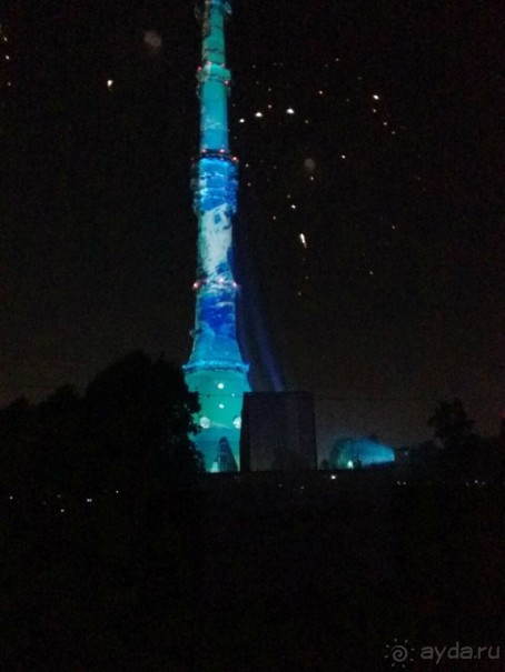 «Круг света» озарил Москву: в Останкине устроили красочное шоу с салютом