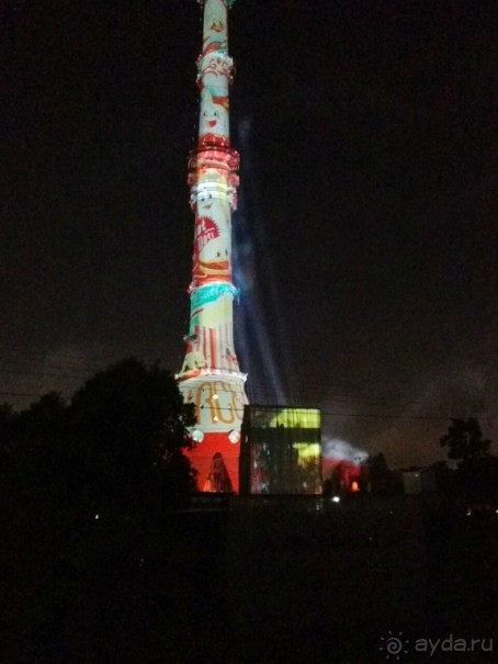 «Круг света» озарил Москву: в Останкине устроили красочное шоу с салютом