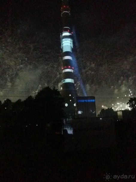 «Круг света» озарил Москву: в Останкине устроили красочное шоу с салютом